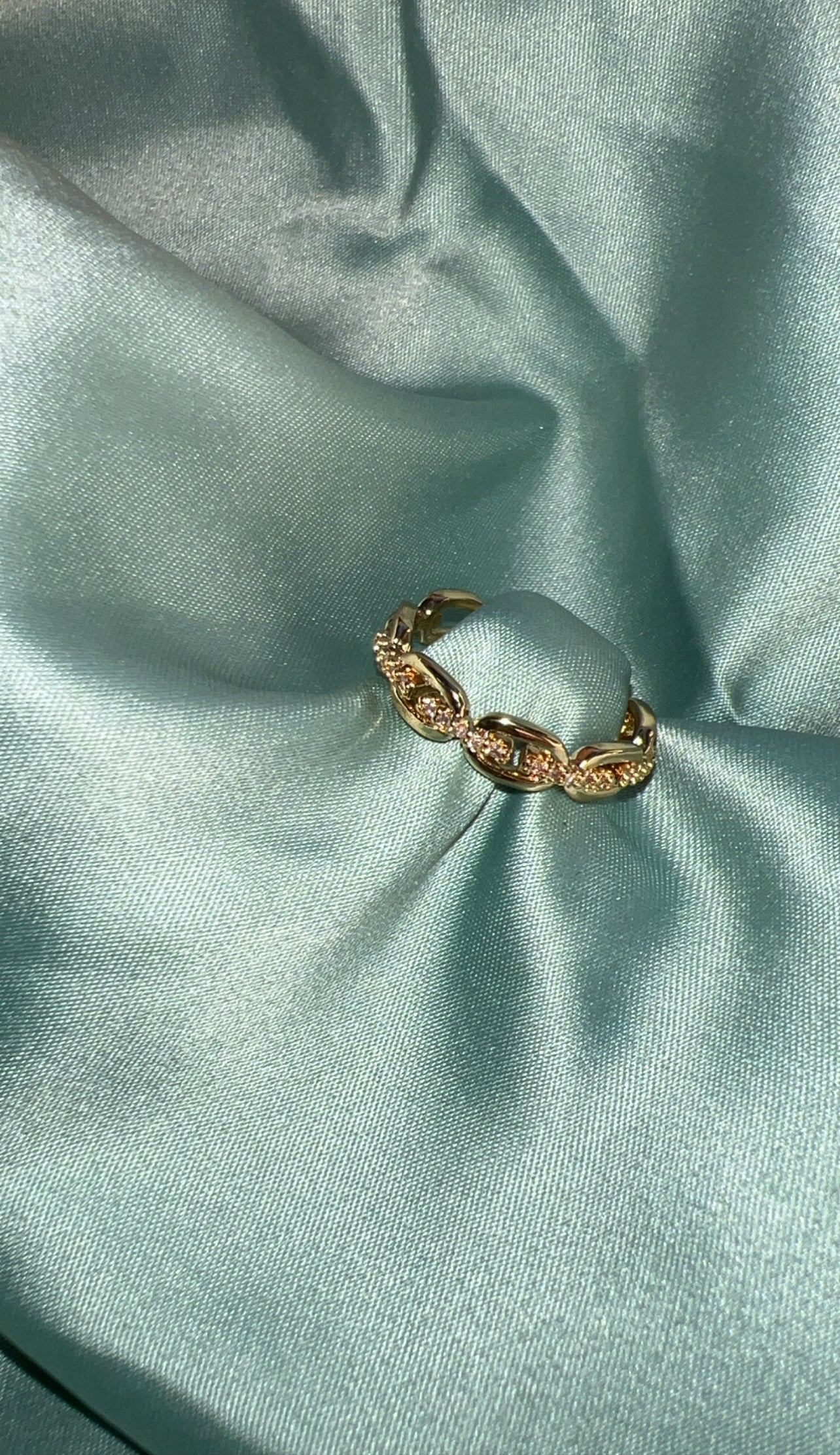 Linked 2.0 Ring